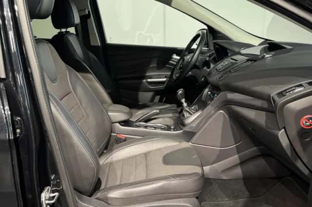 Ford Kuga (2015) thumbnail 15