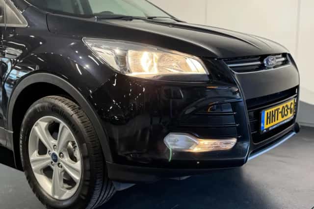 Ford Kuga (2015) thumbnail 20