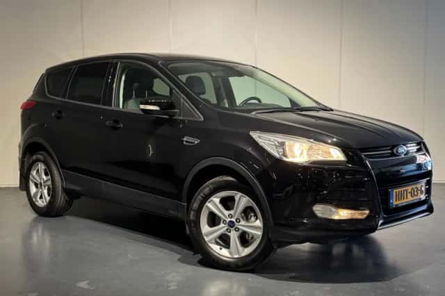 Ford Kuga (2015) thumbnail 21