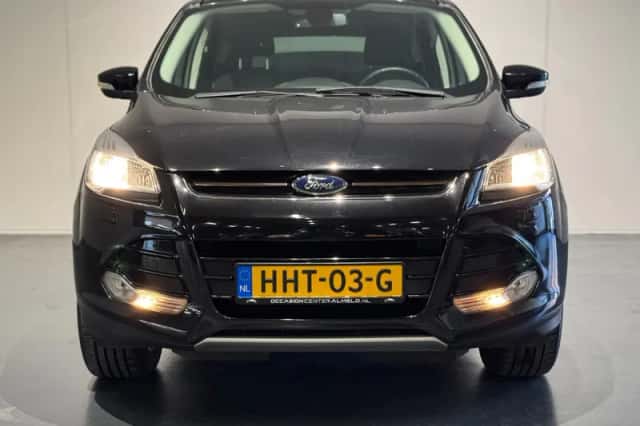 Ford Kuga (2015) thumbnail 22