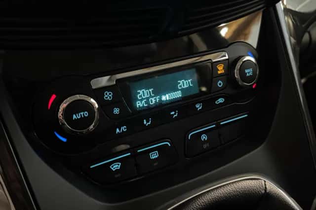Ford Kuga (2015) thumbnail 29