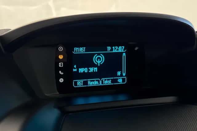 Ford Kuga (2015) thumbnail 31