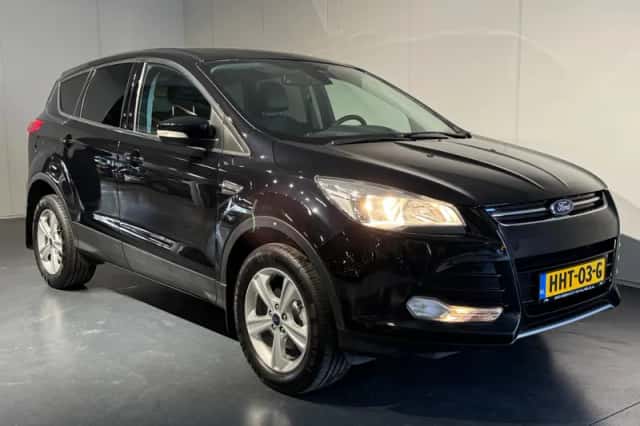 Ford Kuga (2015) thumbnail 32
