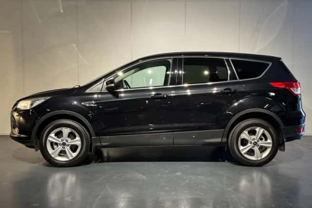 Ford Kuga (2015) thumbnail 5