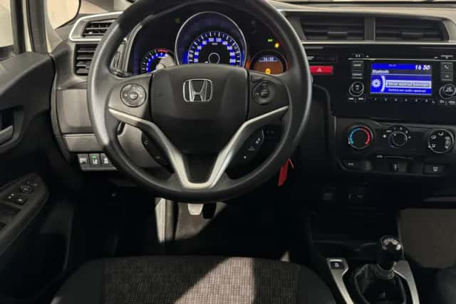 Honda Jazz (2016) thumbnail 2