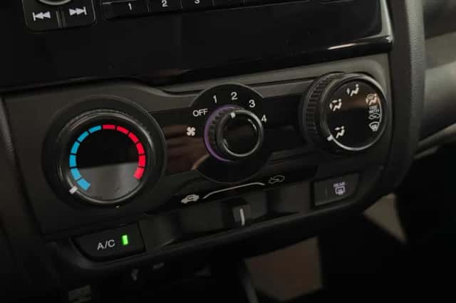 Honda Jazz (2016) thumbnail 30