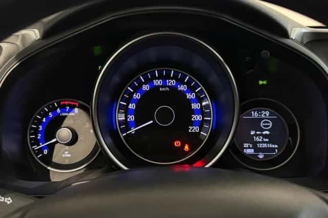 Honda Jazz (2016) thumbnail 35