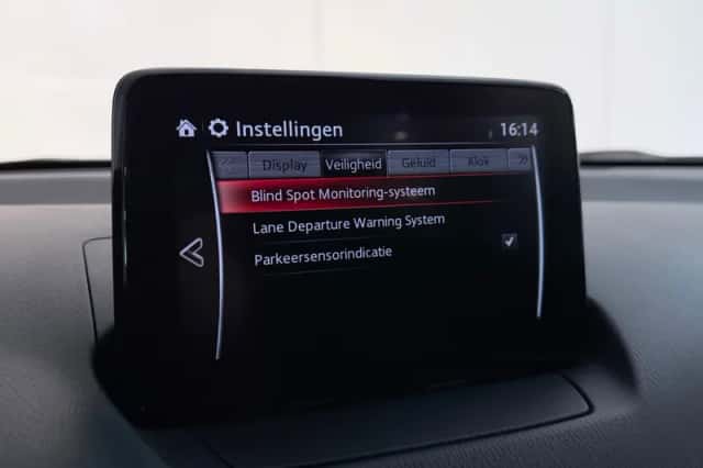Mazda 2 (2018) thumbnail 38
