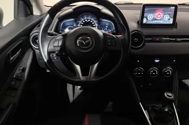Mazda 2 (2015) thumbnail 14