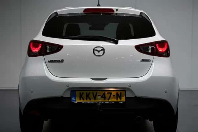 Mazda 2 (2015) thumbnail 15