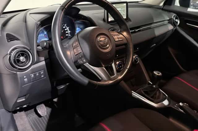Mazda 2 (2015) thumbnail 24