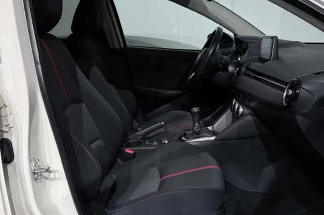 Mazda 2 (2015) thumbnail 27
