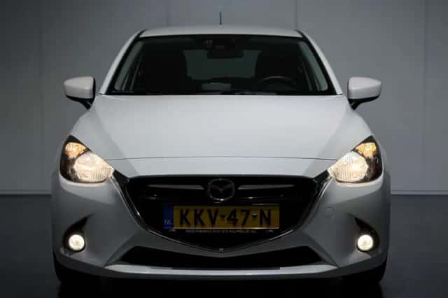 Mazda 2 (2015) thumbnail 28