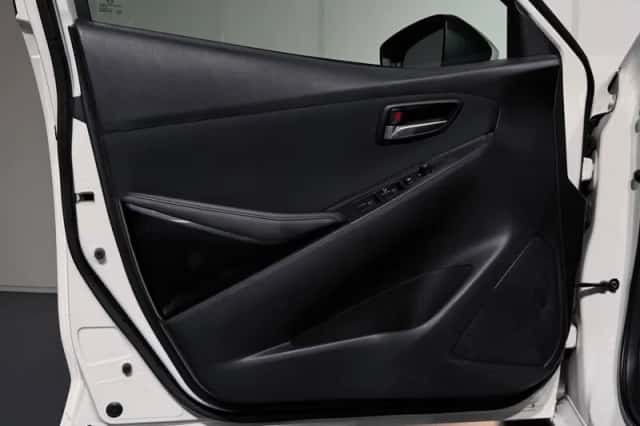 Mazda 2 (2015) thumbnail 29