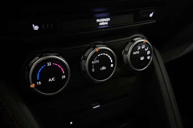 Mazda 2 (2015) thumbnail 34