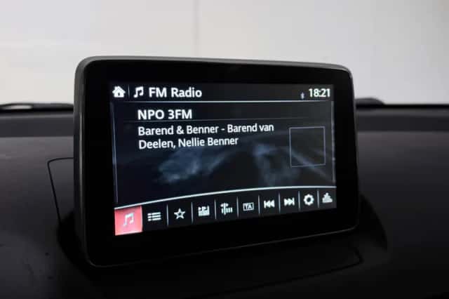Mazda 2 (2015) thumbnail 36