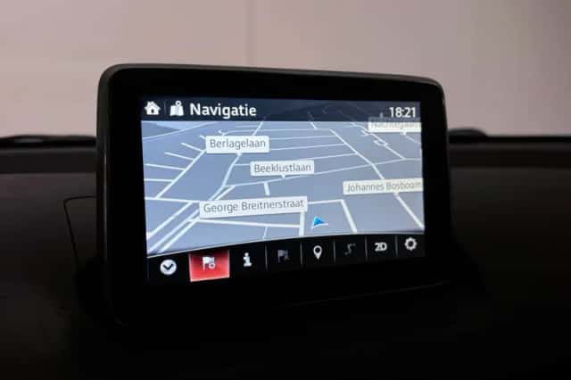 Mazda 2 (2015) thumbnail 37