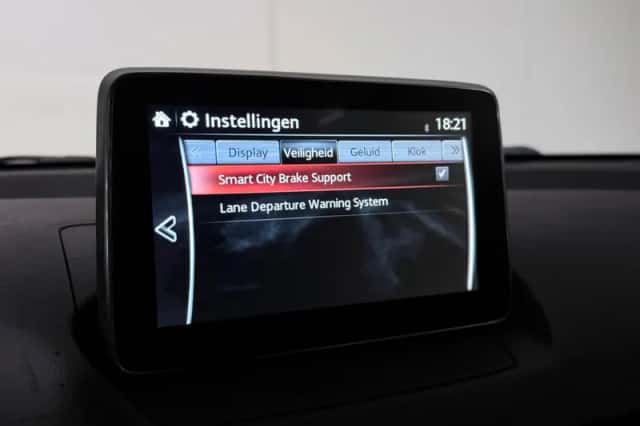Mazda 2 (2015) thumbnail 38