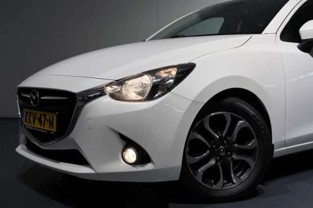 Mazda 2 (2015) thumbnail 7