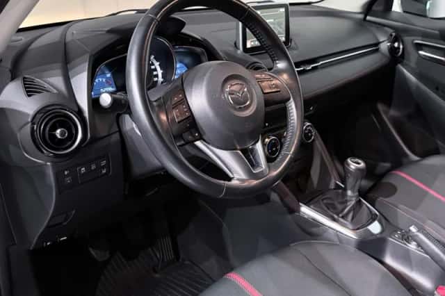 Mazda 2 (2015) thumbnail 9