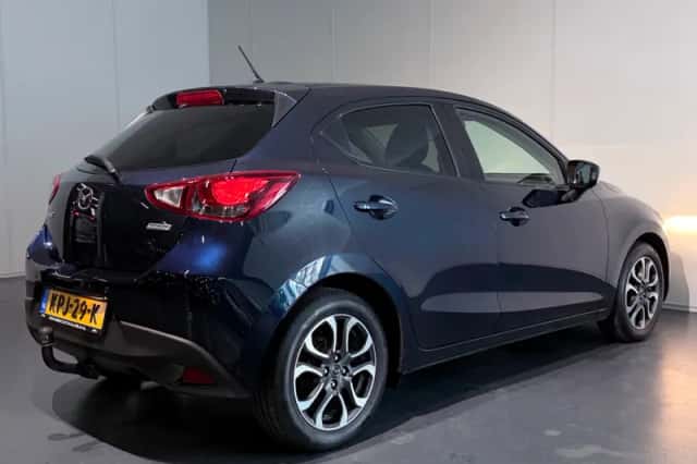 Mazda 2 (2016) thumbnail 3