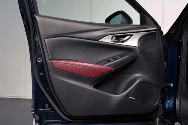 Mazda CX-3 (2017) thumbnail 33