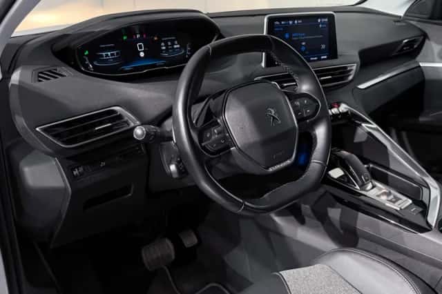 Peugeot 3008 (2019) thumbnail 11