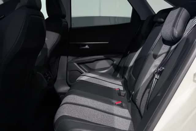 Peugeot 3008 (2019) thumbnail 14