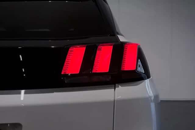 Peugeot 3008 (2019) thumbnail 20
