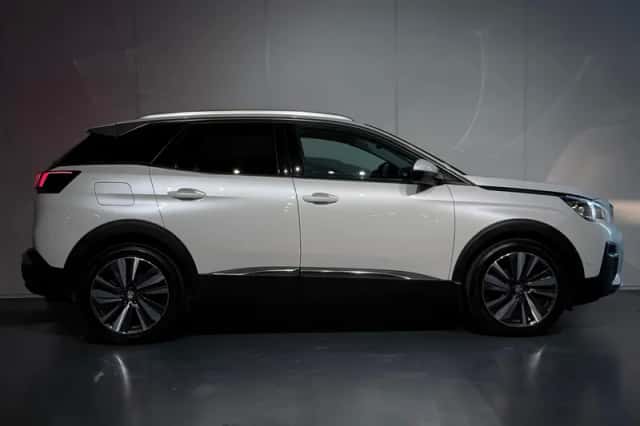 Peugeot 3008 (2019) thumbnail 22
