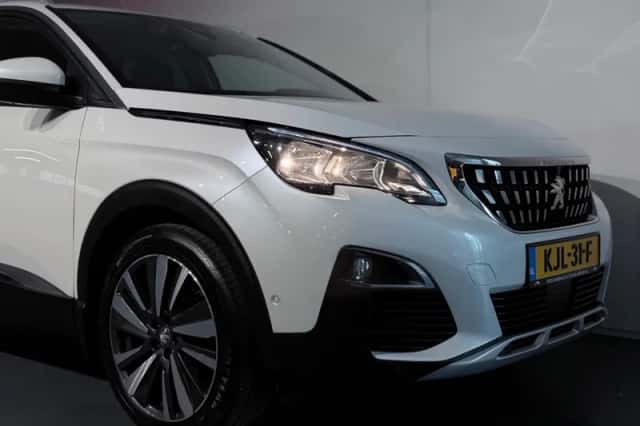 Peugeot 3008 (2019) thumbnail 27