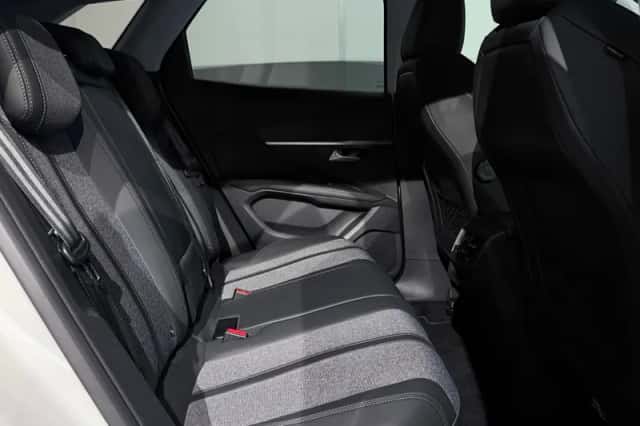Peugeot 3008 (2019) thumbnail 28