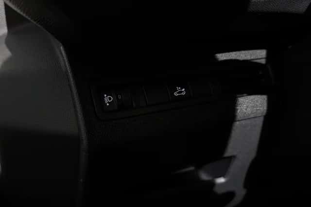Peugeot 3008 (2019) thumbnail 35