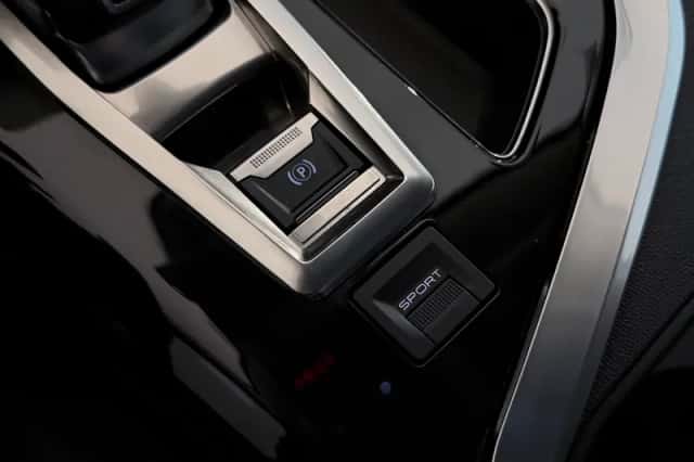Peugeot 3008 (2019) thumbnail 37