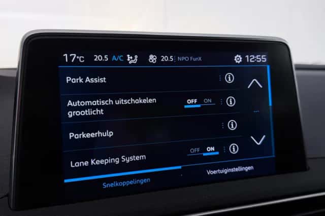 Peugeot 3008 (2019) thumbnail 43