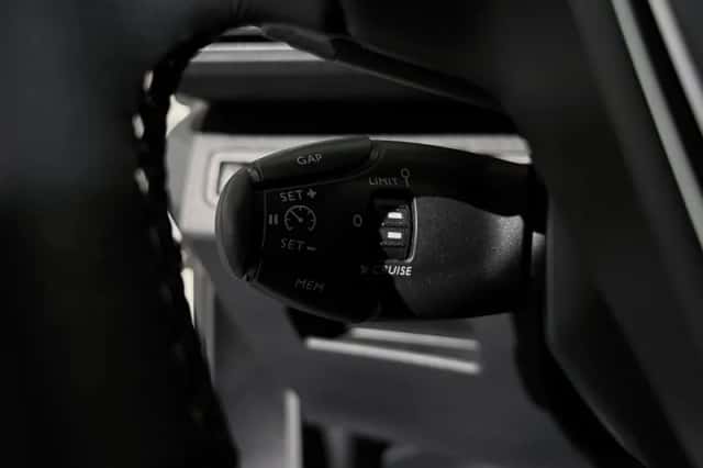 Peugeot 3008 (2019) thumbnail 48