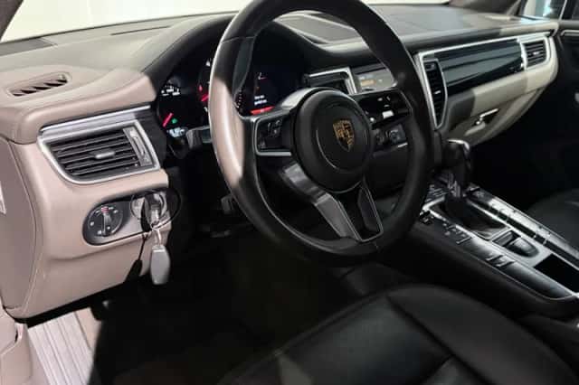 Porsche Macan (2014) thumbnail 24
