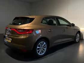 Renault Mégane (2018) thumbnail 3