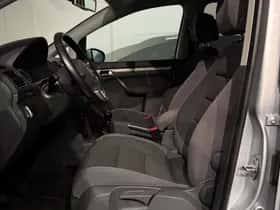 Volkswagen Touran (2015) thumbnail 12