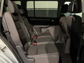 Volkswagen Touran (2015) thumbnail 28