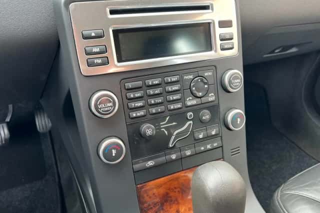 Volvo V70 (2010) thumbnail 17