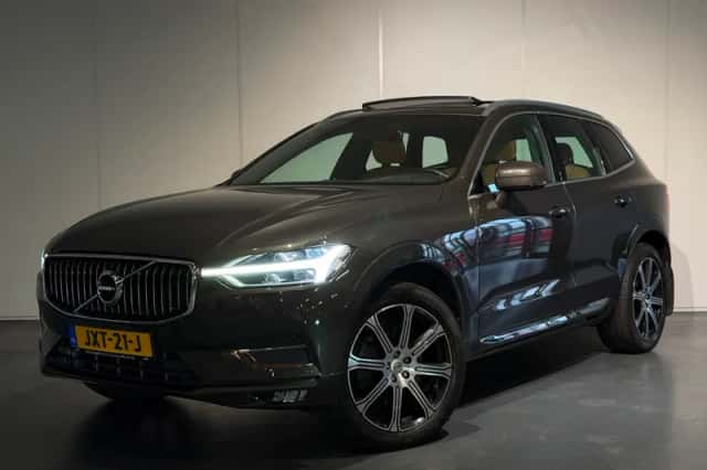 Volvo XC60 (2017) thumbnail 1