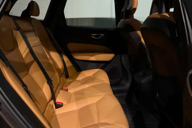 Volvo XC60 (2017) thumbnail 29