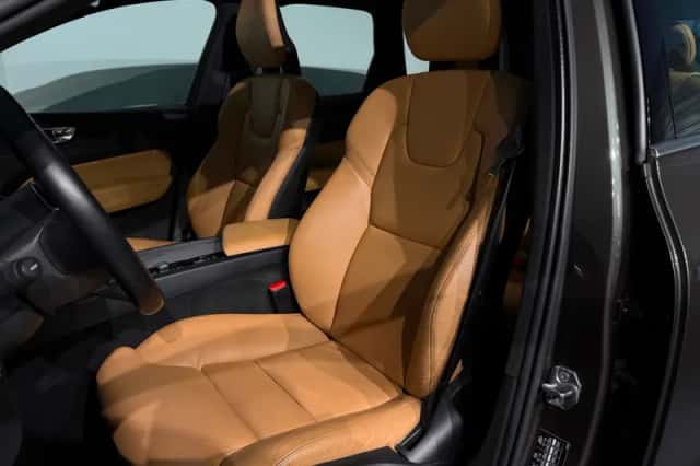 Volvo XC60 (2017) thumbnail 4