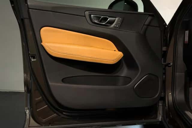 Volvo XC60 (2017) thumbnail 33
