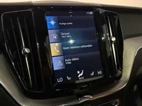 Volvo XC60 (2017) thumbnail 41