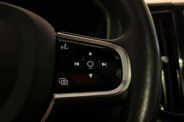 Volvo XC60 (2017) thumbnail 46