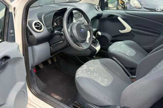 Ford Ka (2010) thumbnail 6