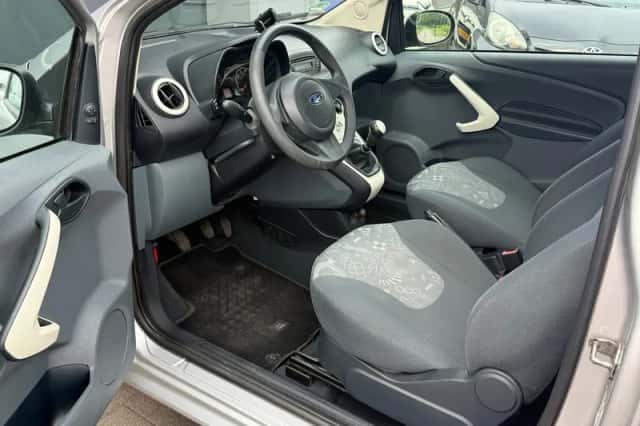Ford Ka (2011) thumbnail 6
