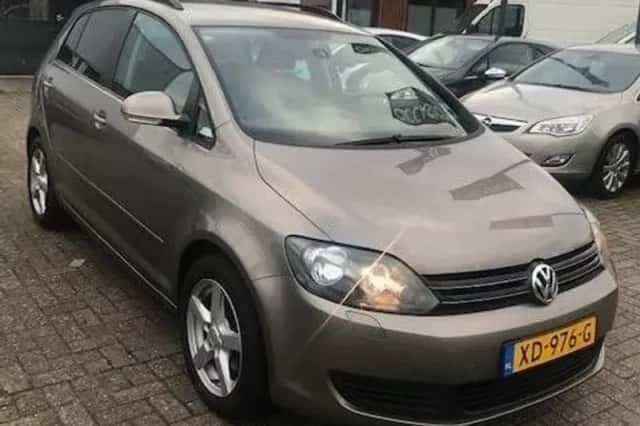 Volkswagen Golf (2009) thumbnail 2